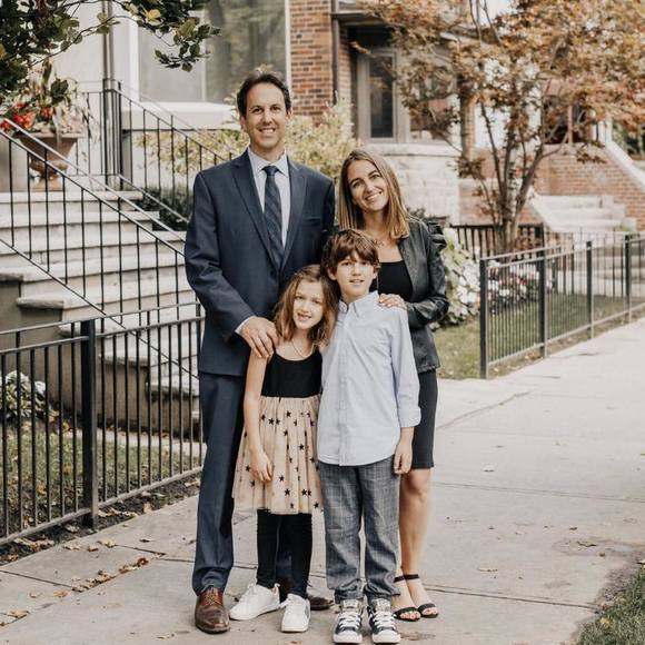 Meet your Posher, Lindy - Picture 1 of 1